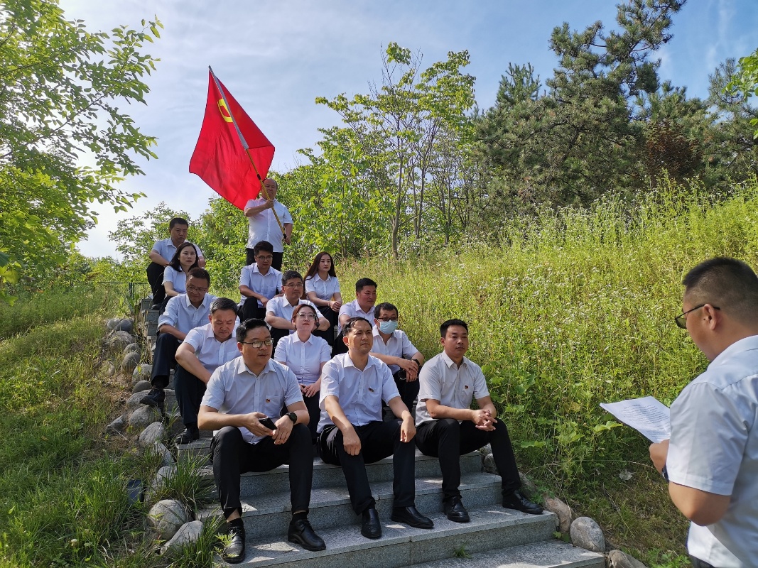 主題教育丨深圳廣電銀通西北分公司開展“黨課搬到紅色現(xiàn)場，主題教育入腦入心”主題黨日活動